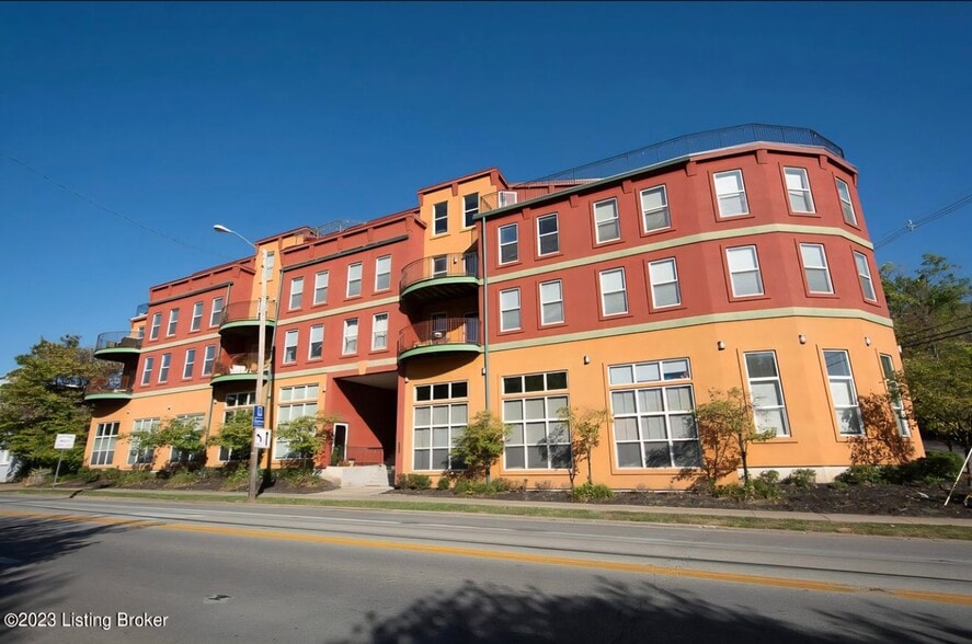 Building Photo - 2411 Brownsboro Rd