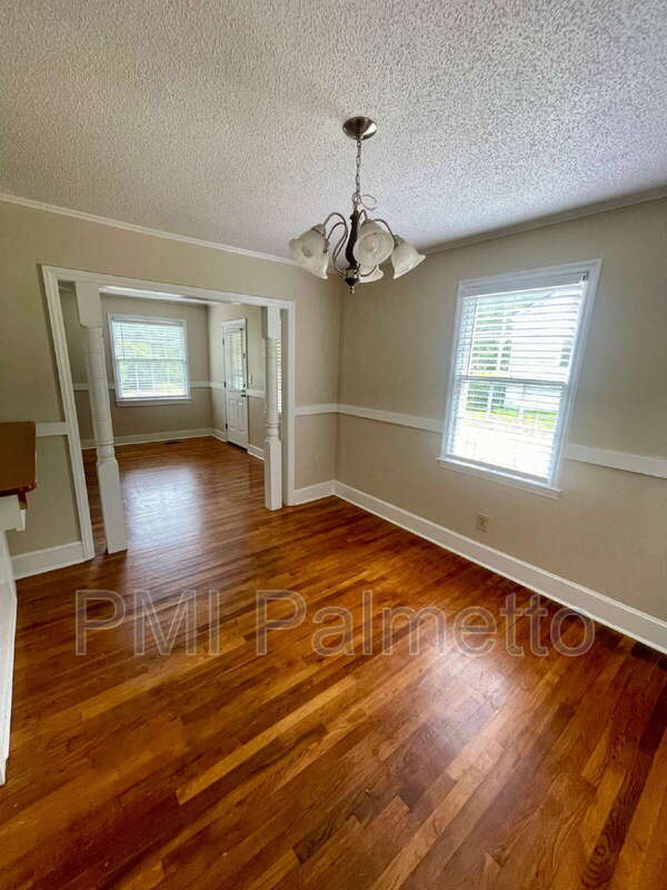 Building Photo - 320 Culler St