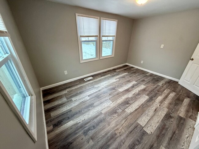 Building Photo - 3 Bed 1 Bath - Single family house, Taylor-Berry Neighborhood