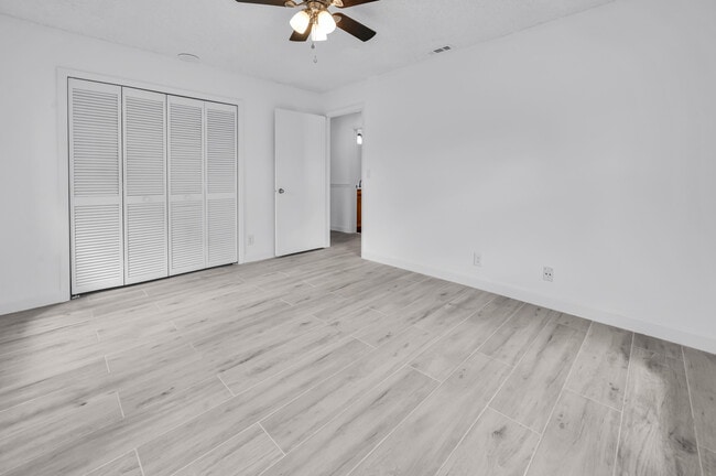 Building Photo - 7619 Silver Woods Ct