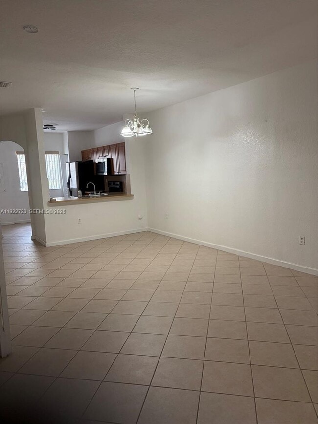 Building Photo - 8831 S Isles Cir