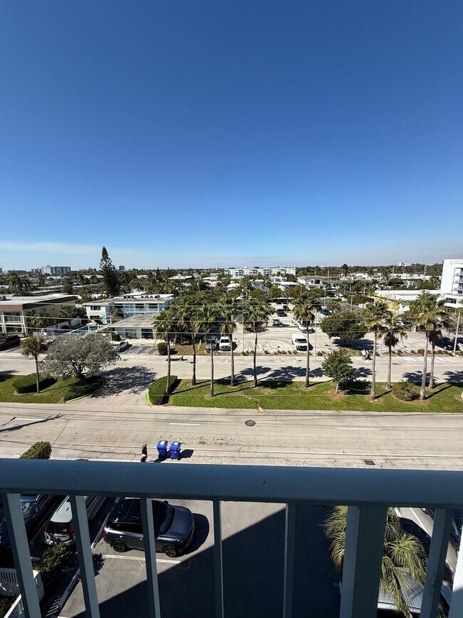 Building Photo - 4636 El Mar Dr