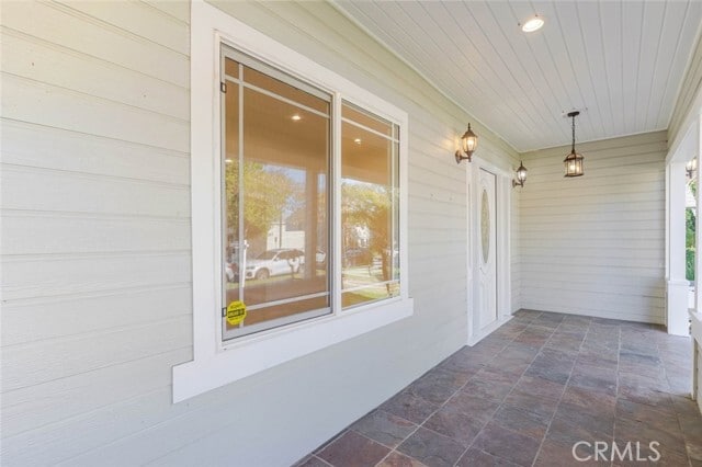 Building Photo - 320 E Dryden St