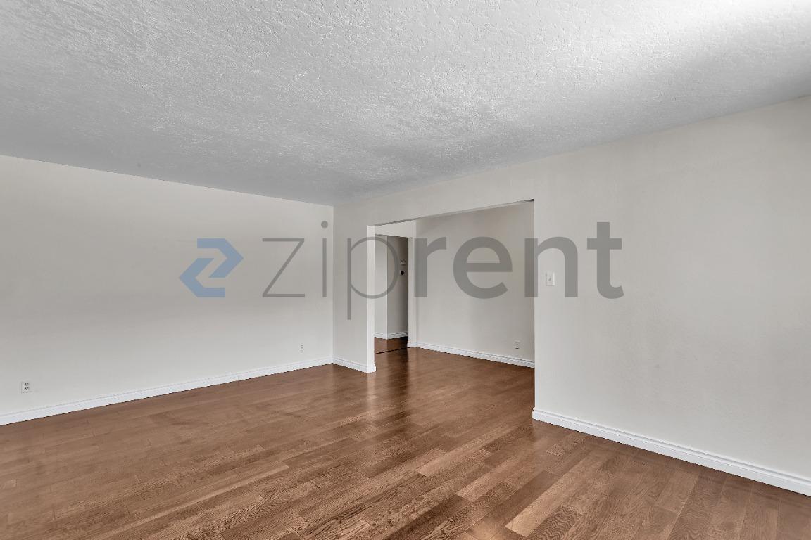 Building Photo - Unit