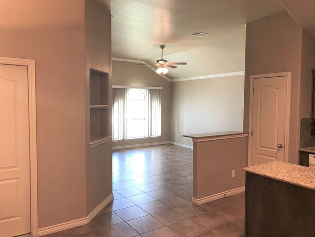 Building Photo - 2 Bedroom | 2 Bath  Located off Clear Creek Road in Killeen.