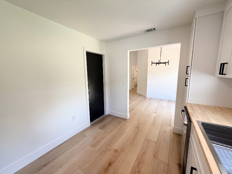 Building Photo - 3278 E Crown Dr