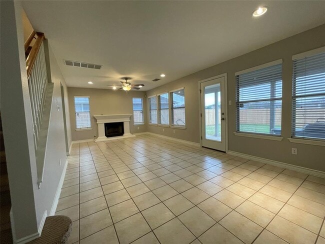 Building Photo - 14828 Single Trce