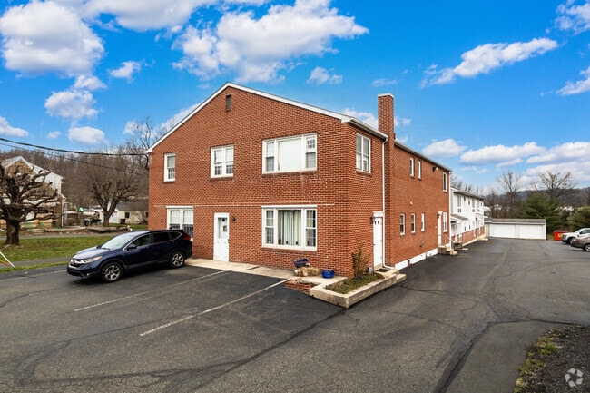 Primary Photo - 920 N Reading Ave
