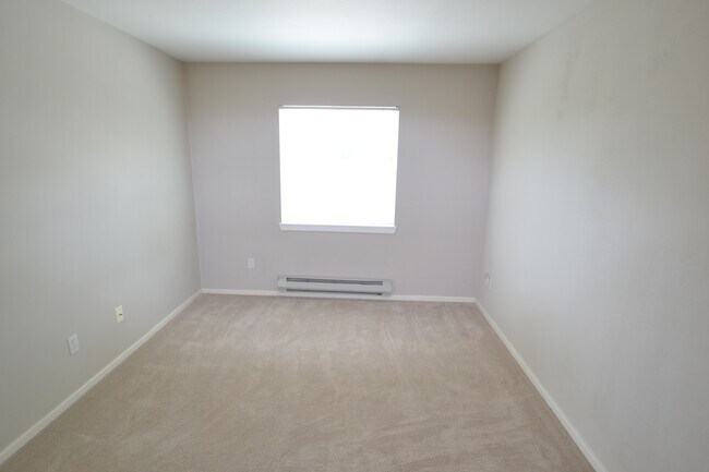 Building Photo - 12345 Roosevelt Way NE
