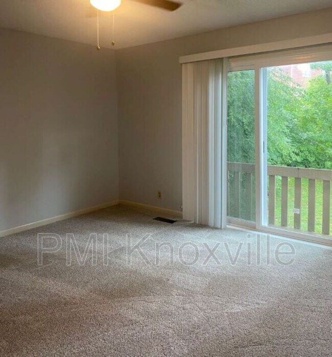 Building Photo - 9120 Woodpark Ln NW