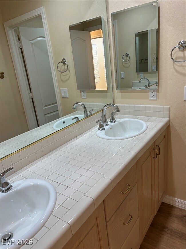 Building Photo - 2920 Sunstone St