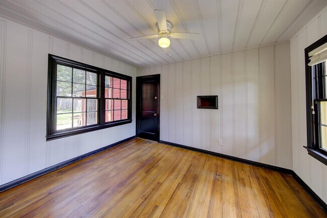 Building Photo - 5233 Brinkman St