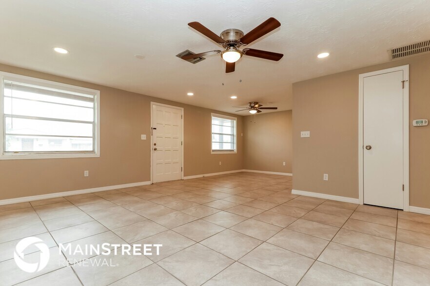 Building Photo - 3600 Trask Dr