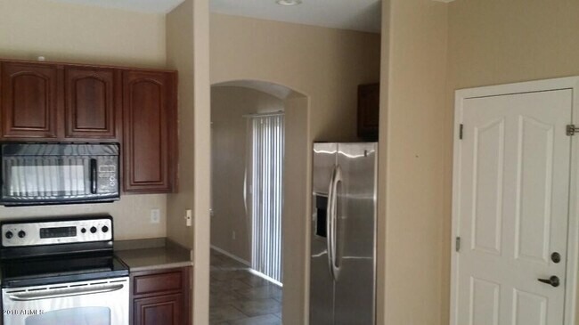 Building Photo - 6621 W Shaw Butte Dr