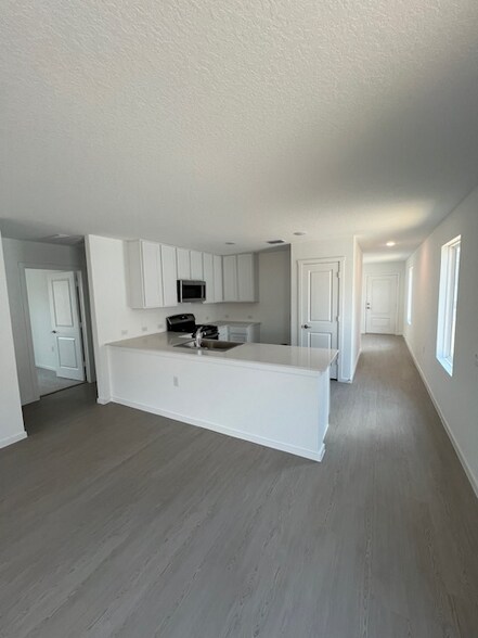 Building Photo - 1311 Neria Lp