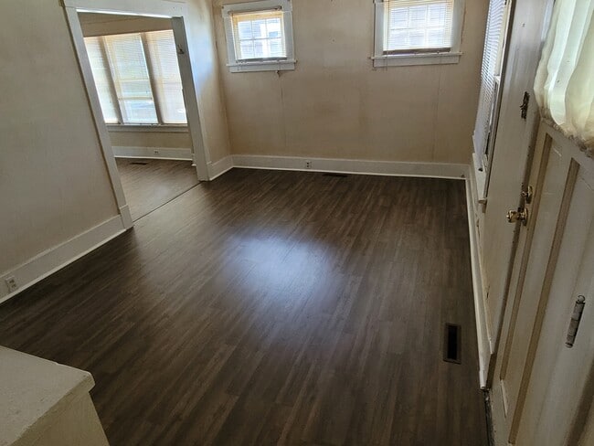 Building Photo - 456 Ormond Ave