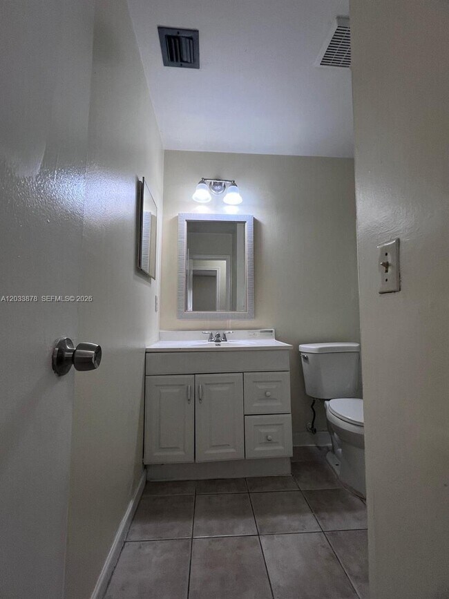 Building Photo - 3211 Coral Ridge Dr