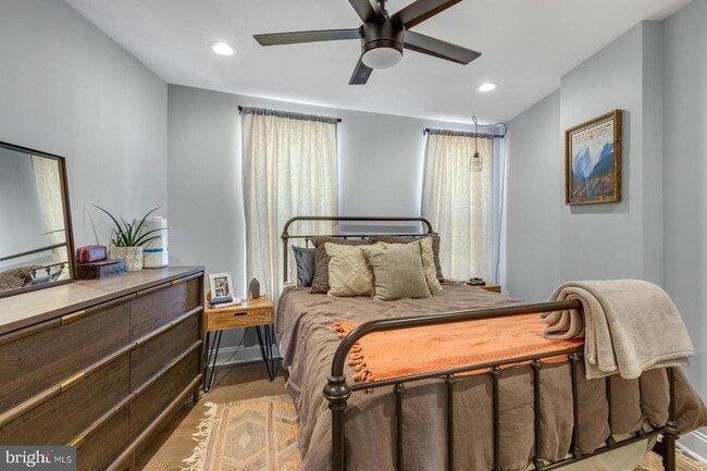 Building Photo - 2531 Collins St