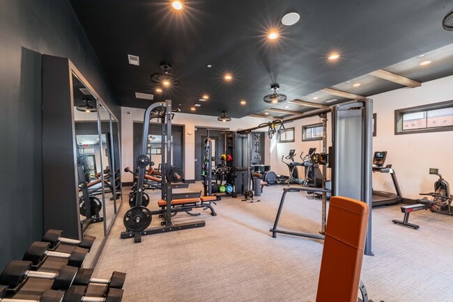 Building Photo - Evolve Huntersville