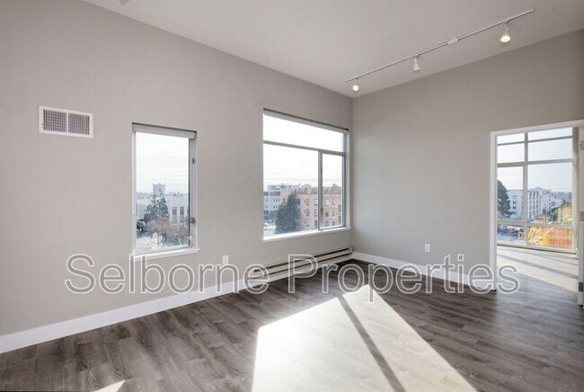 Building Photo - 1401 Jackson St