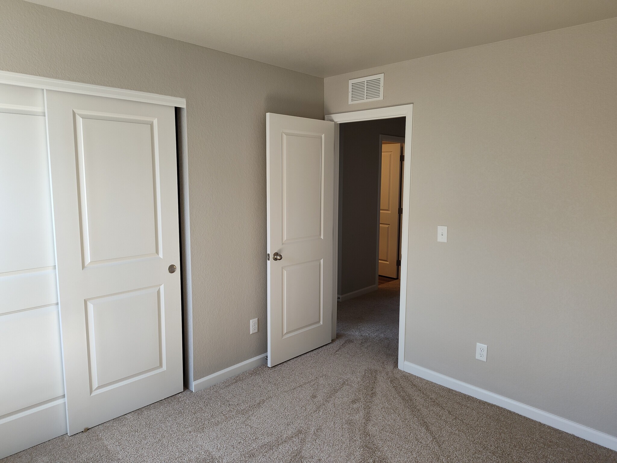 Building Photo - 7415 Dolores Ave