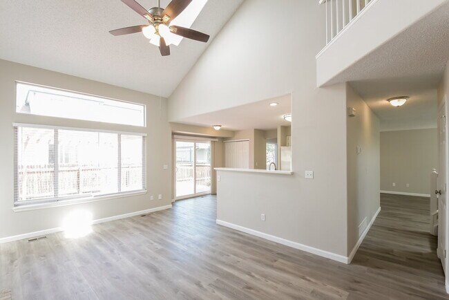 Building Photo - 5521 W 117th Pl