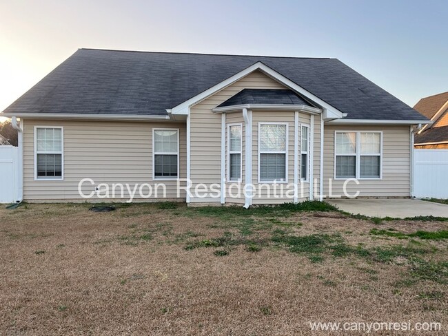 Building Photo - Spacious 3-Bedroom Ranch with Bonus Room