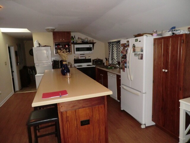 Building Photo - 1030 N Milwaukee Ave