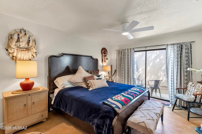 Building Photo - 2549 N Palo Santo Dr