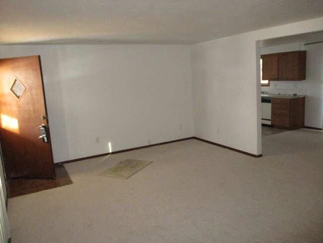 Building Photo - Beautiful 3 Bedroom, 1 Bath Ranch in Lovel...