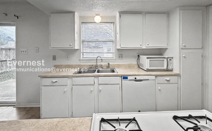 Building Photo - 3206 Abbey Field Ln