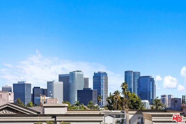 Building Photo - 10535 Wilshire Blvd