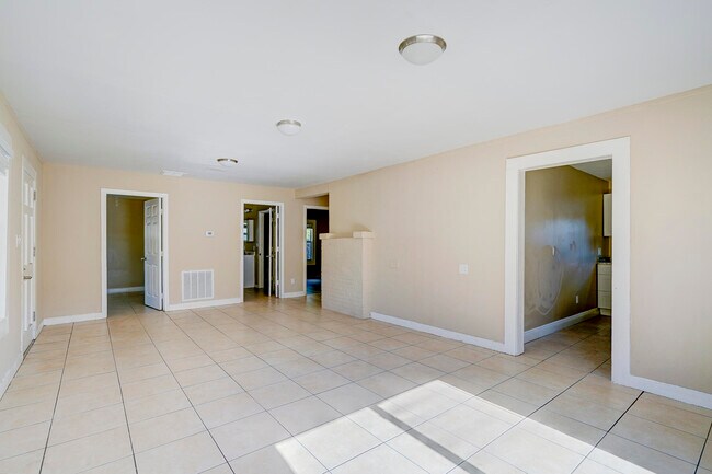 Building Photo - 1204 Easter Ave
