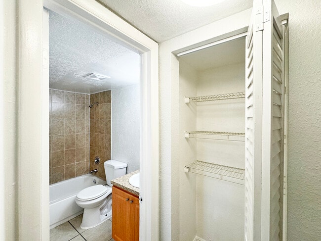 Building Photo - 4501 Treehouse Ln