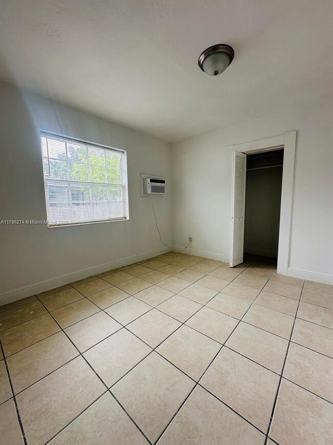 Building Photo - 115 NW 56th Ave.