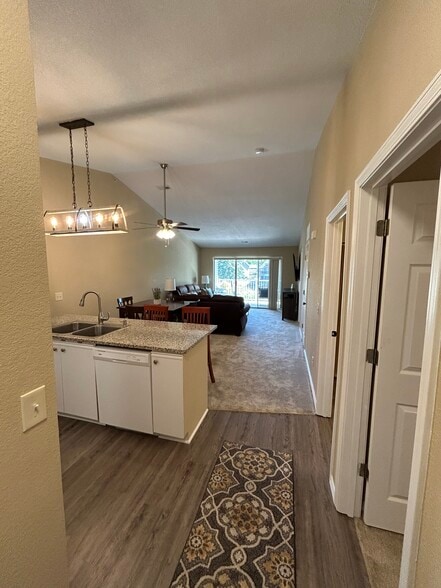 Building Photo - 34 Golfshores Dr
