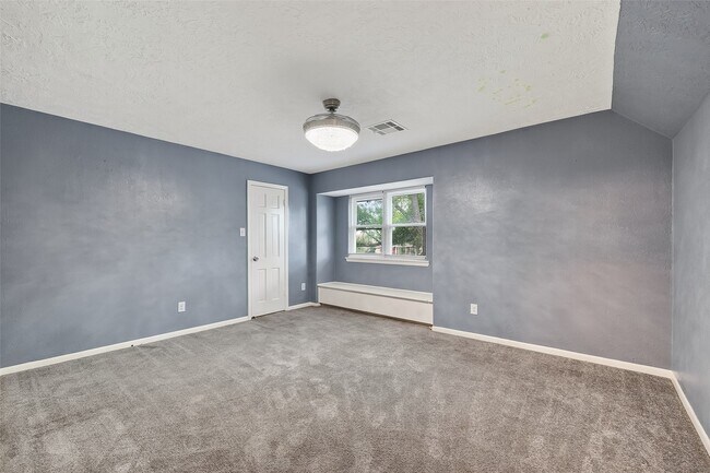 Building Photo - 4901 Burning Tree Dr