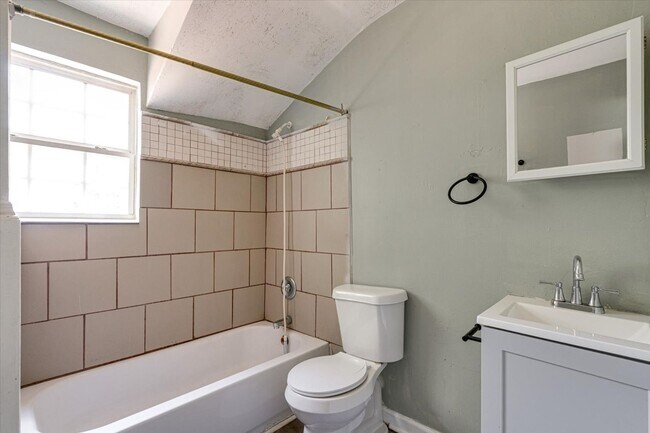 Building Photo - 3-Bedroom Home in Chattanooga – $1,350/Month