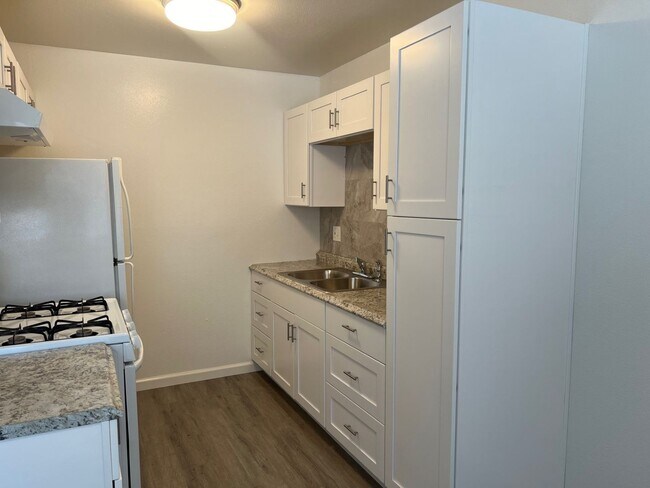 Building Photo - Ninth St. - VFILL