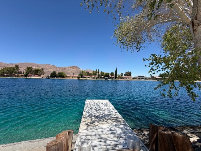 Building Photo - Beautiful 3 Bedroom House Located on Calico Lake