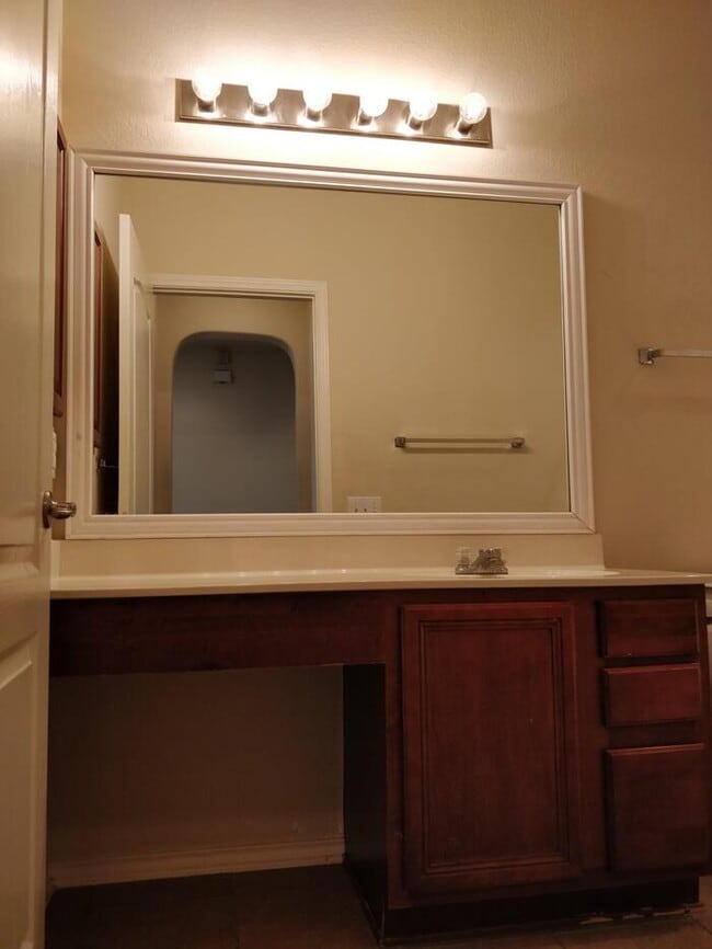 Building Photo - 9000 Ipswich Bay Dr