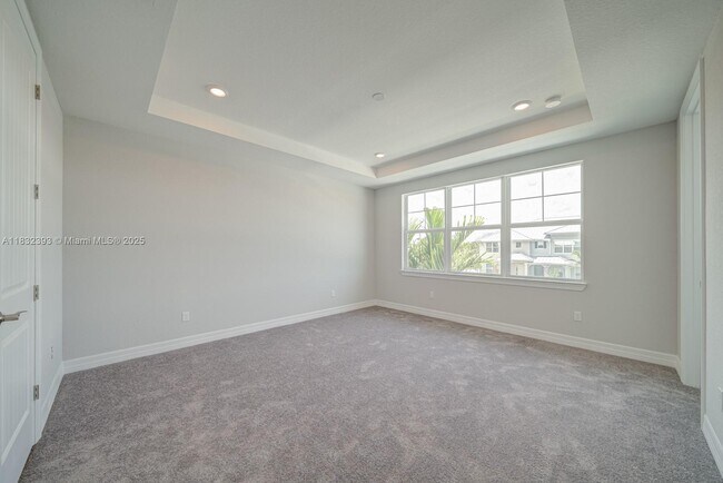 Building Photo - 1280 Eucalyptus Dr