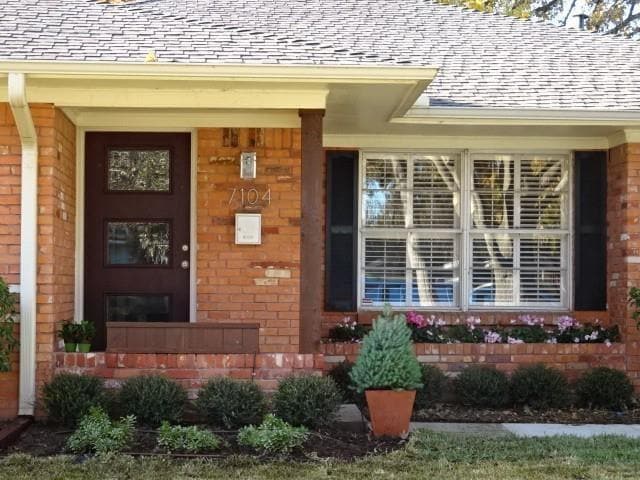 Building Photo - 6421 Lake Cir Dr