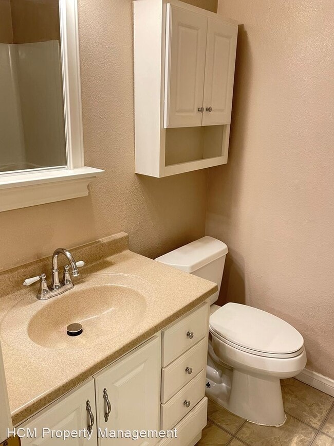 Building Photo - Studio, 1 bath House - 18 Streamwood