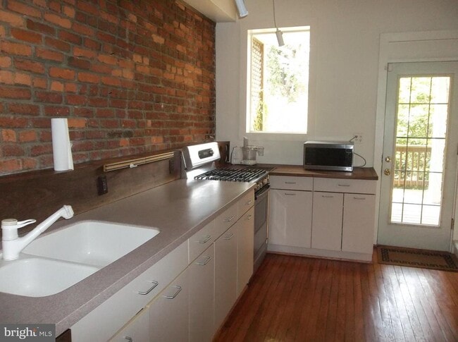 Building Photo - 1745 Lanier Pl NW