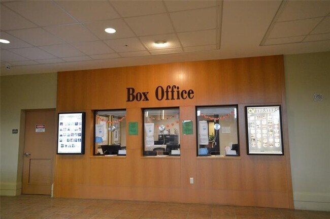 Building Photo - 144 Mansfield D