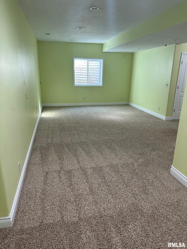 Building Photo - 11212 N Granite St