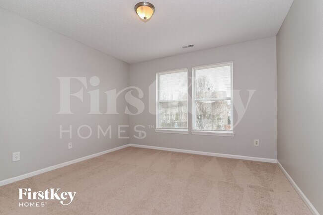 Building Photo - 7138 Parklake Pl