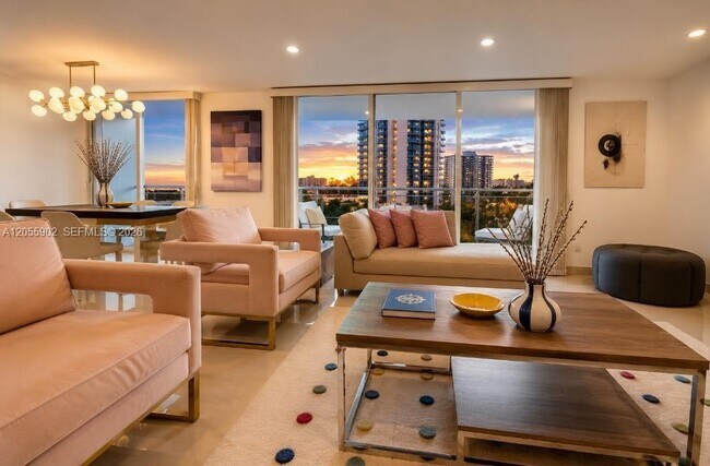 Building Photo - 2030 S Ocean Dr
