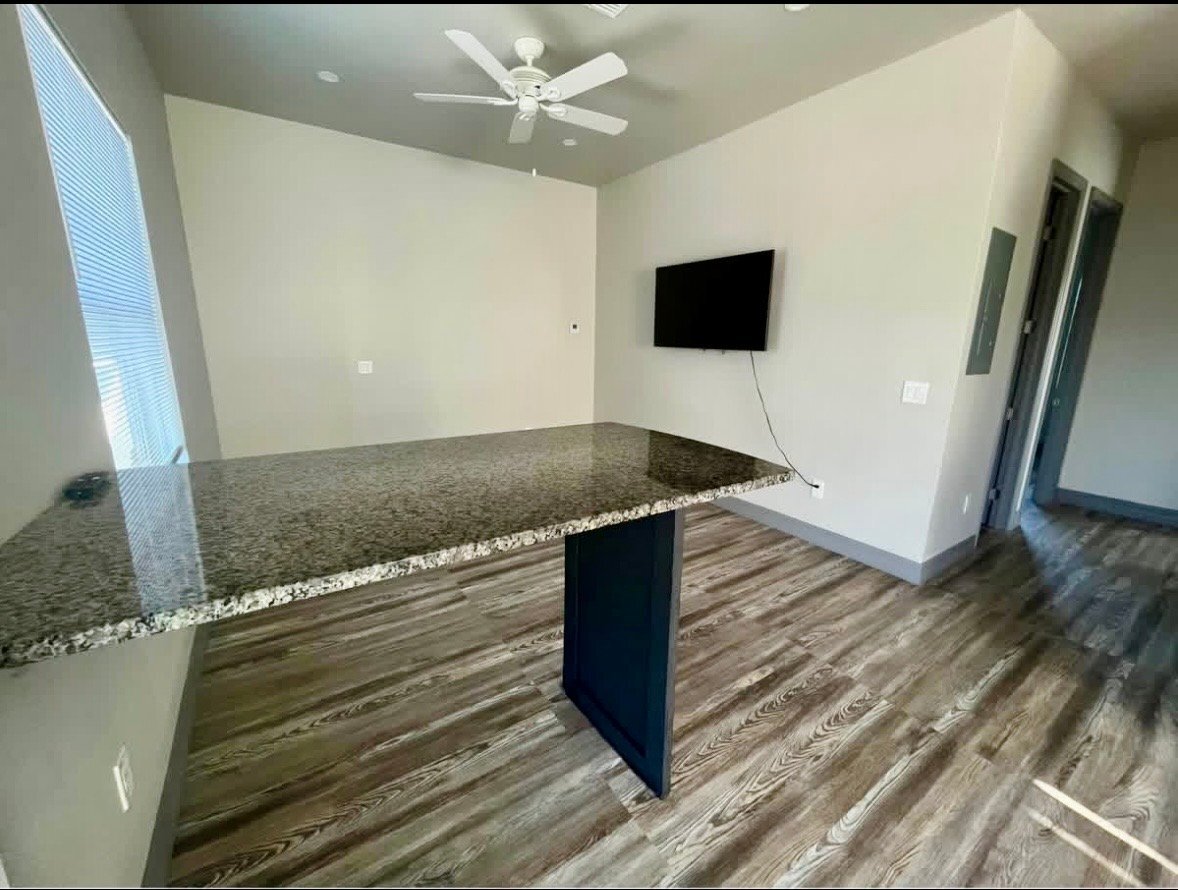 Building Photo - 5593 Briarcliff Rd